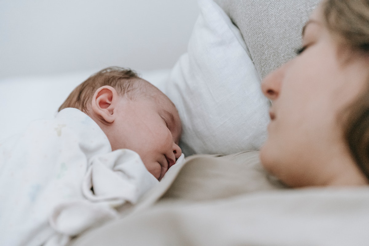 Perdre-du-ventre-apres-accouchement-dormir